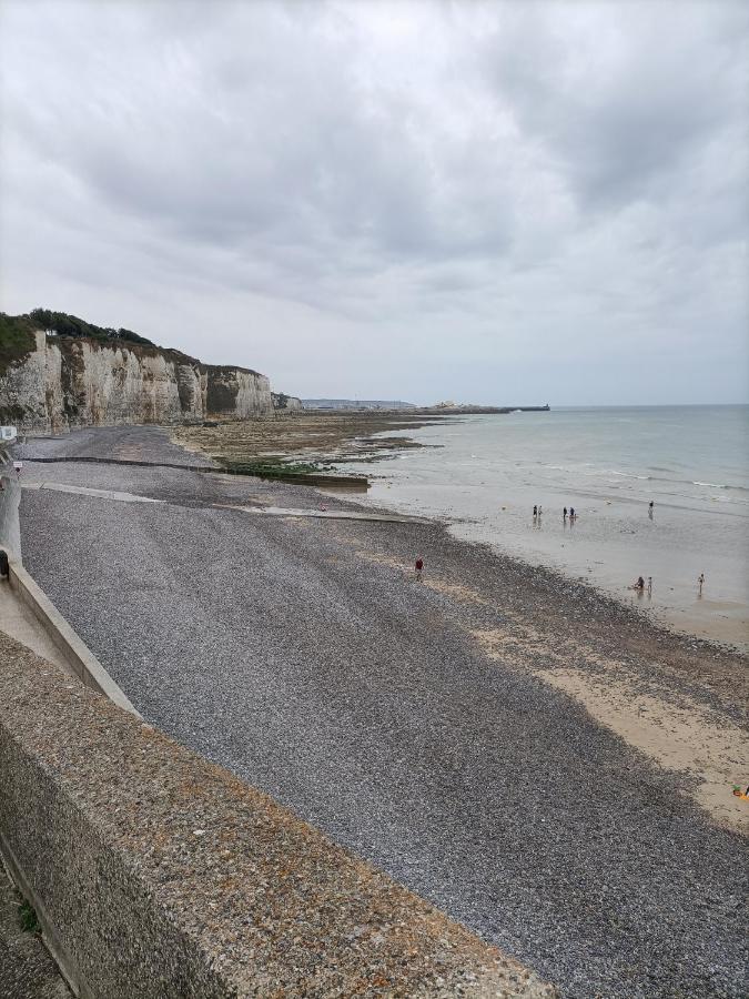 Agreable Maison 3* En Bord De Mer Dieppe Exterior photo