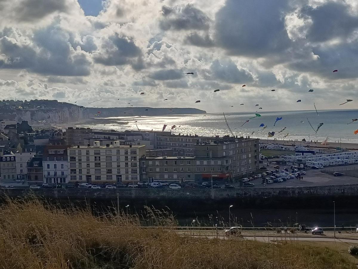 Agreable Maison 3* En Bord De Mer Dieppe Exterior photo